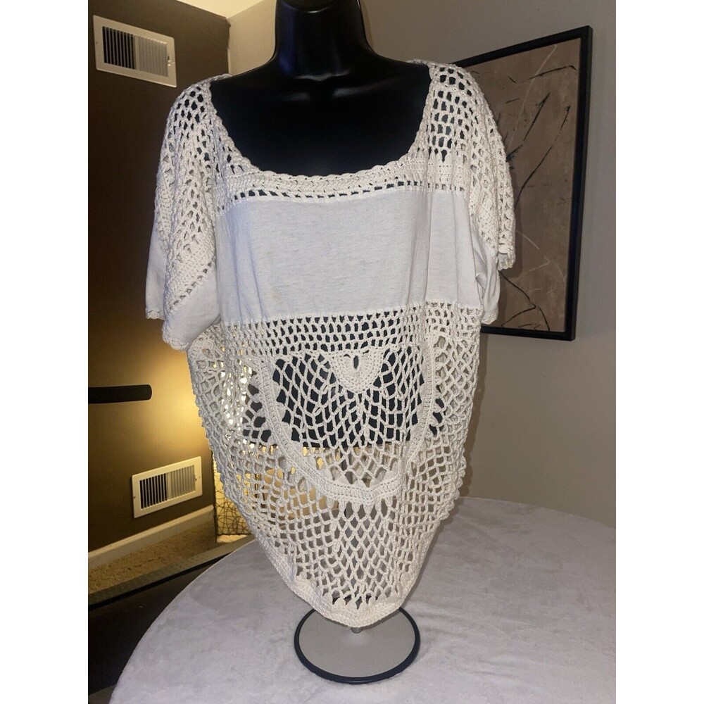 Double Zero Crochet Women’s Sweater. Off White. Size Medium
